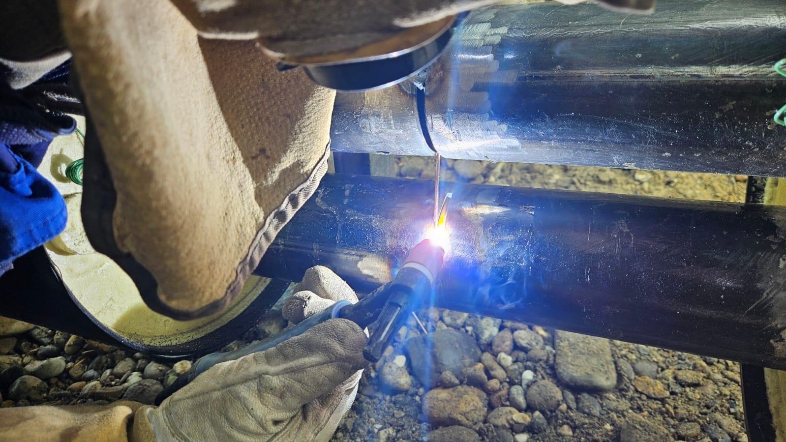 Fernwärme Rohr schweissen 