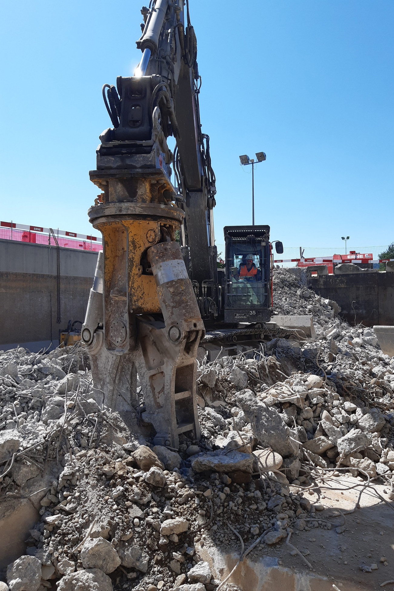 Abbruch ARA Bad Zurzach Neubau und Erweiterung Abbruch-Material