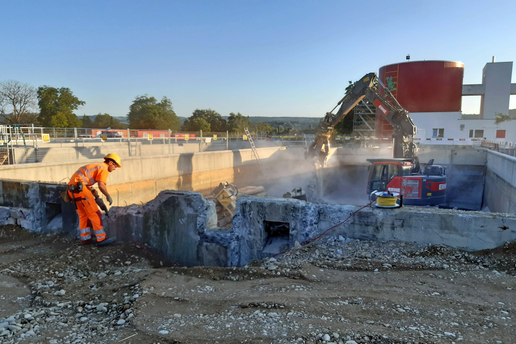 Abbruch ARA Bad Zurzach Neubau und Erweiterung Abbruch altes Kombi-Becken